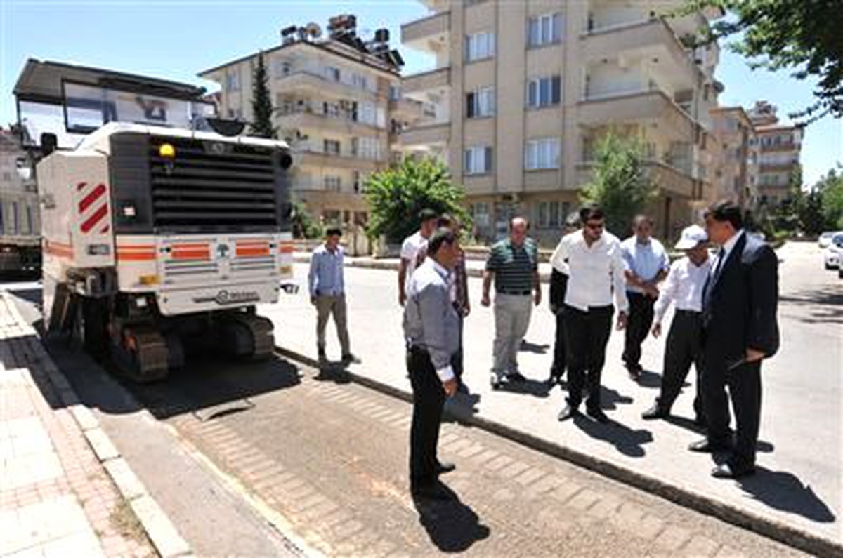 Şehitkamil\'de Asfalt Çalışmaları Tüm Hızıyla Devam Ediyor