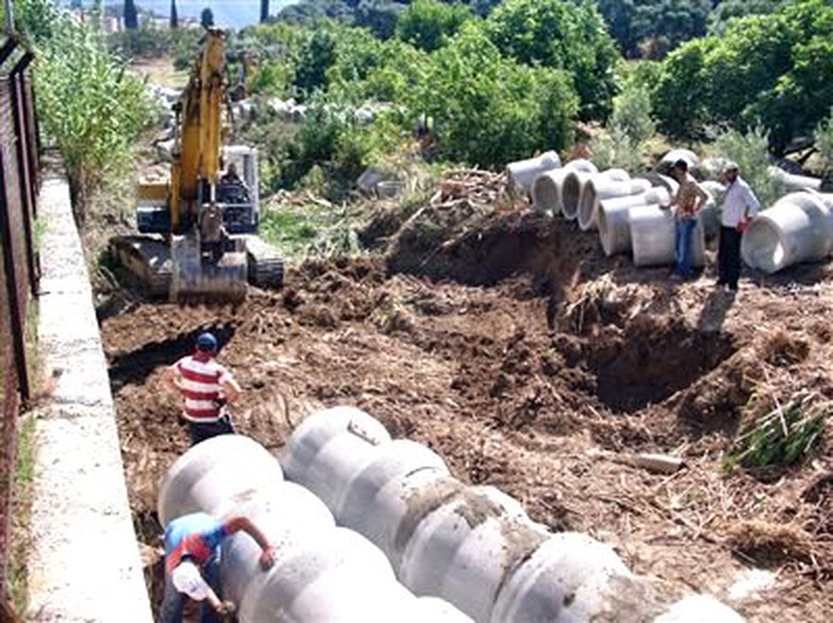 Söke\'de Eski Dere Yatağı Islah Ediliyor