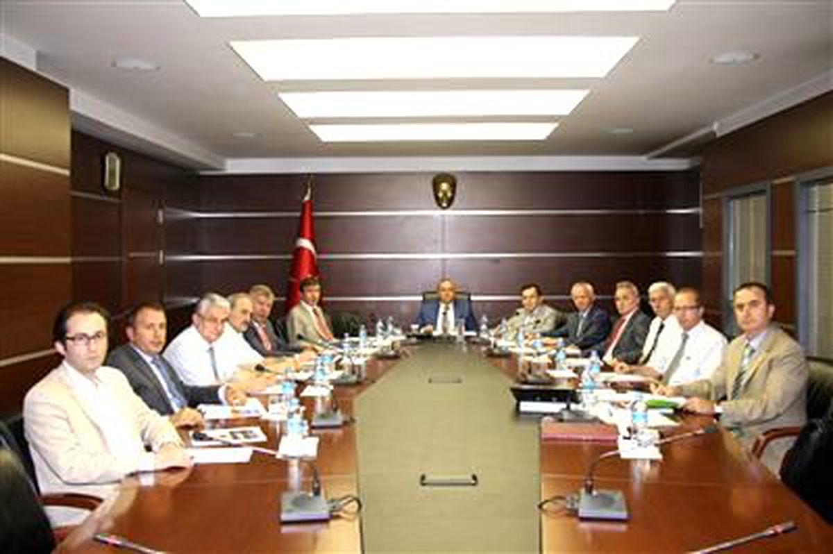 Trabzon Valiliği\'nde Beşikdüzü Organize Sanayi Toplantısı