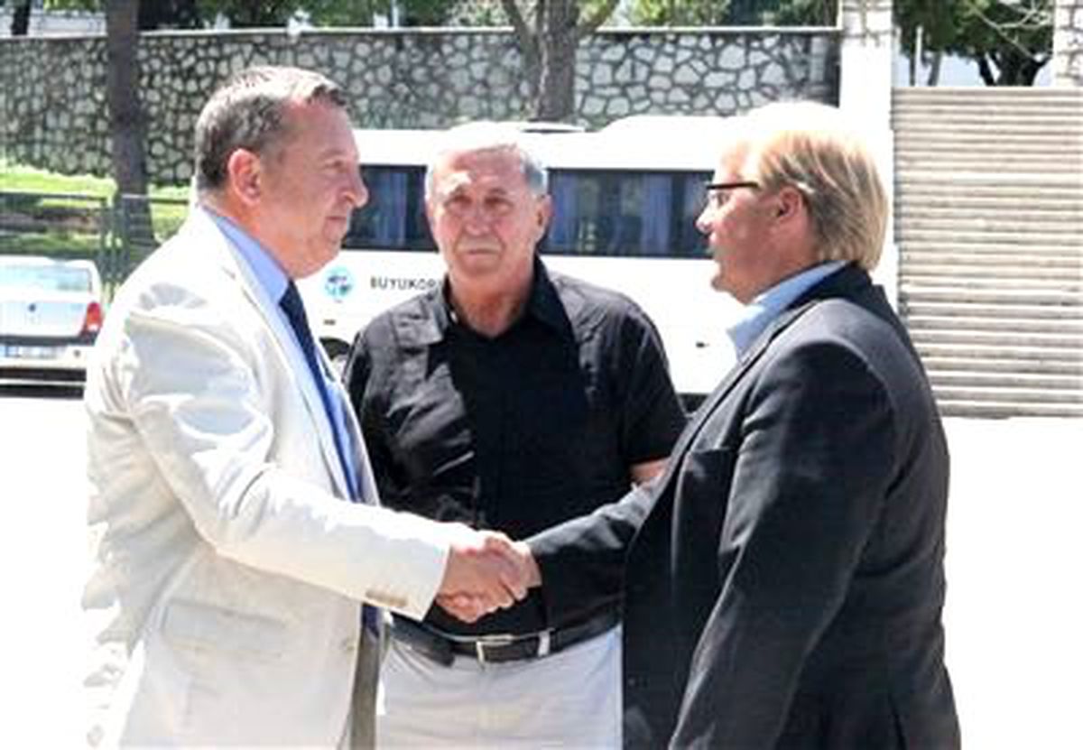 UEFA Denetçisi Bursa Atatürk Stadı\'nı İnceledi
