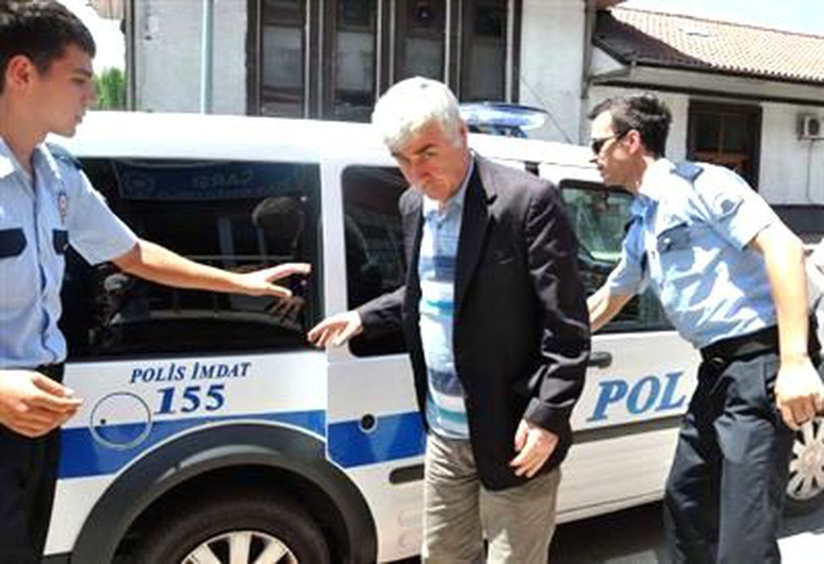 Uzaklaştırılma Cezasını İhlal Edip Eşini Dövdü