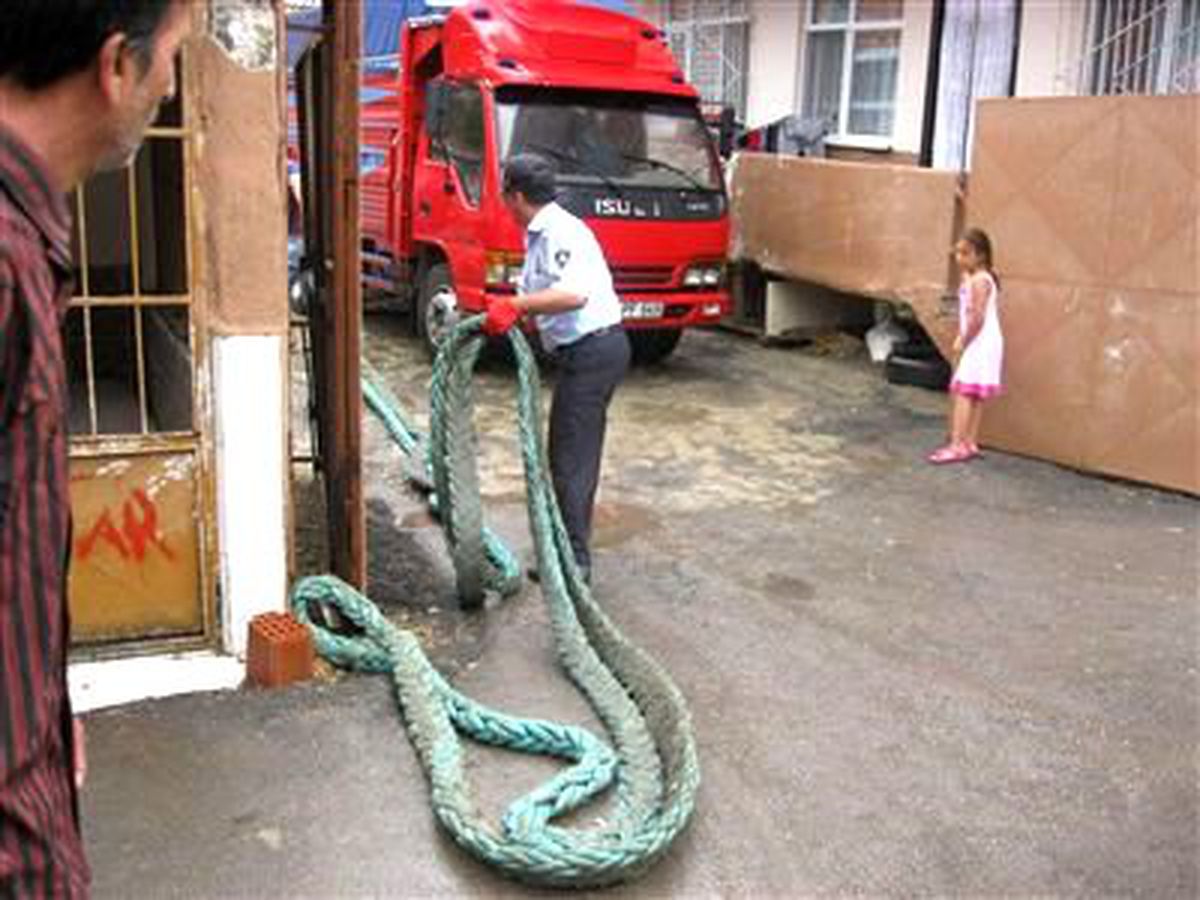 Yenimahalleliler\'den Zabıta\'ya Teşekkür