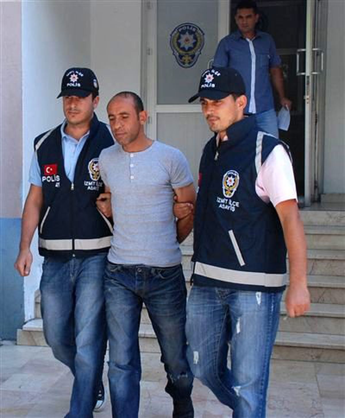 Yoldan Geçen Üniversite Öğrencisini Döven Zanlılar Yakalandı