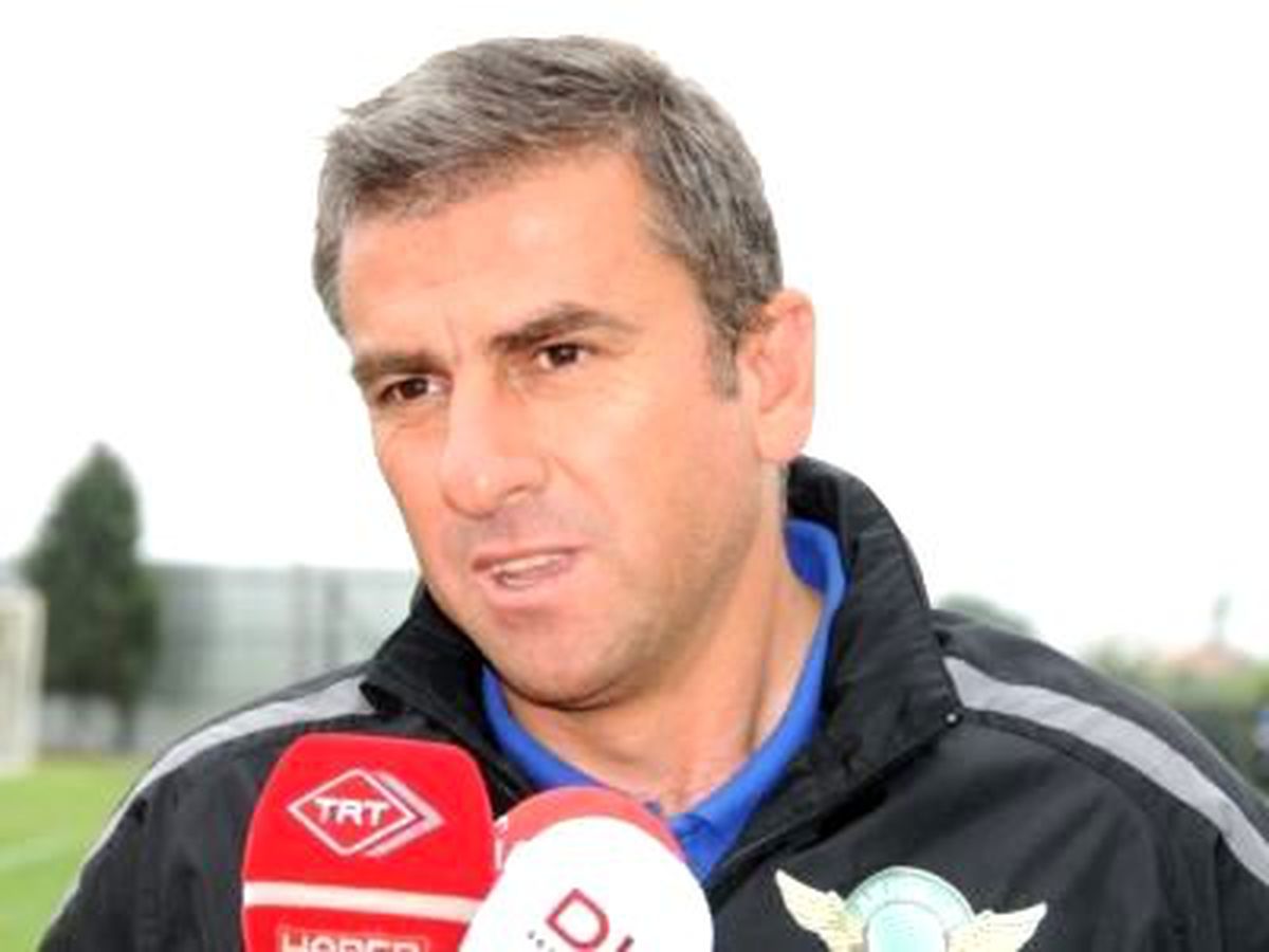Akhisar Belediyespor Teknik Direktörü Hamzaoğlu: Transferlere Kefilim