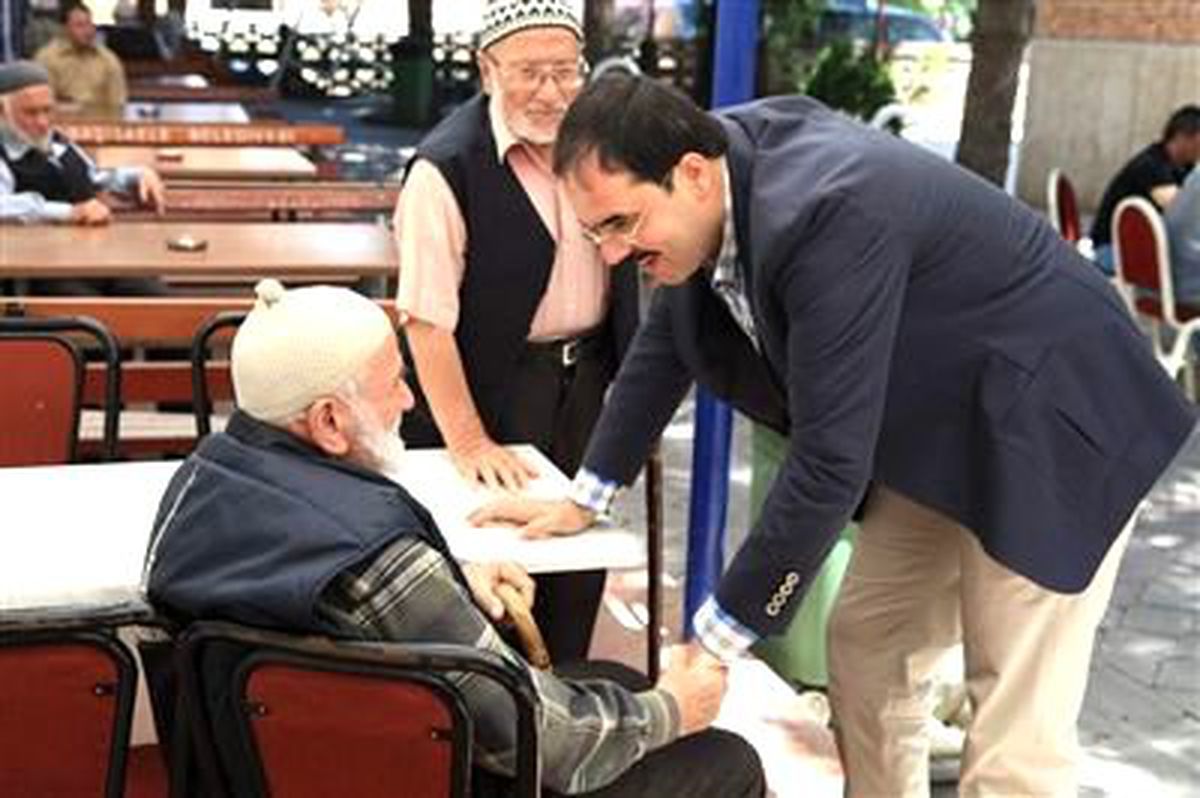 Ayaz, Ayağının Tozuyla Sahaya İndi