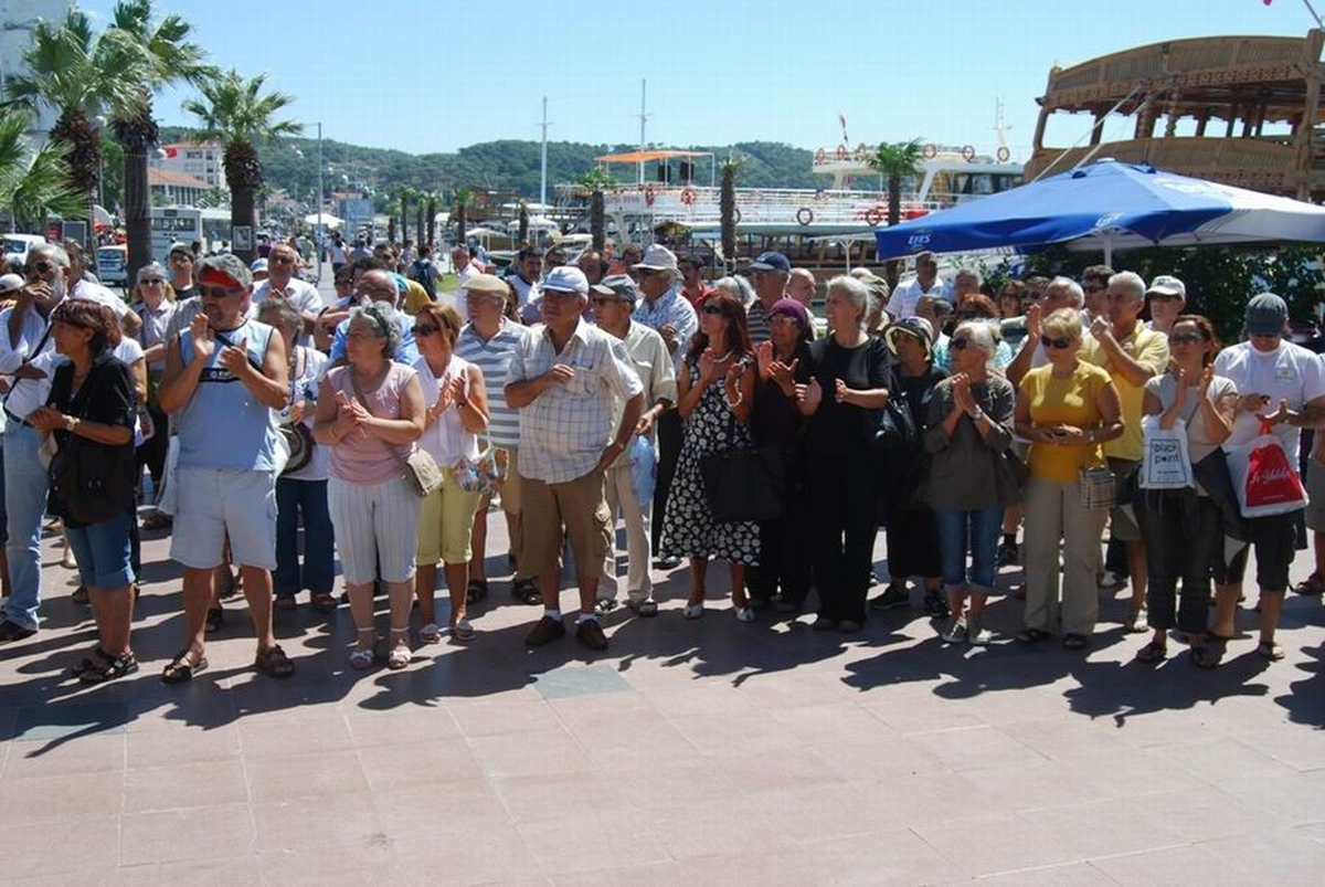 Ayvalık Pir Sultan\'dan Sivas Katliamına 19. Kez Sert Tepki