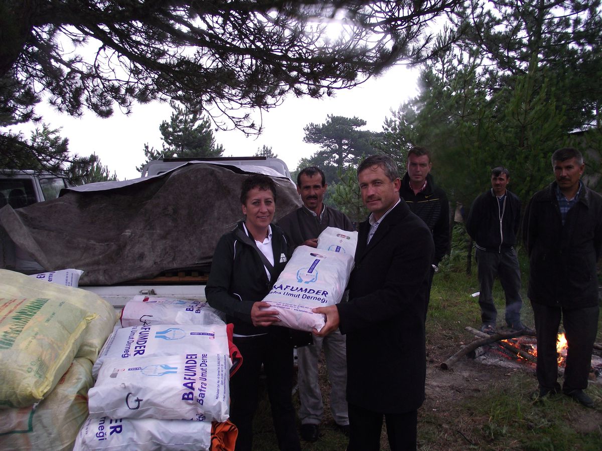 Bafra Umut Derneği\'nden Dağ Köylerine Yardım
