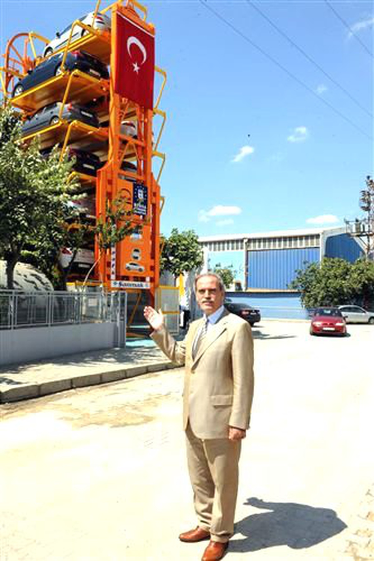 Bir Otomobilin Yerine 7 Katta 12 Otomobil Park Edebiliyor