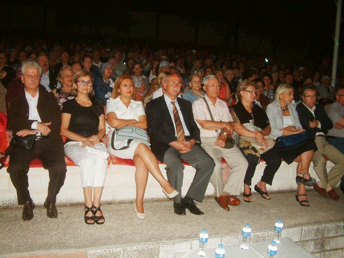 Burhaniye\'de Amatörlerin Festival Konseri İlgi Gördü