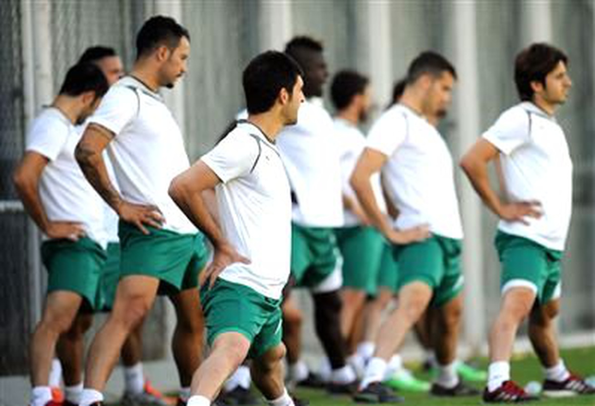Bursaspor\'da Batalla ve Bangura Takıma Katıldı