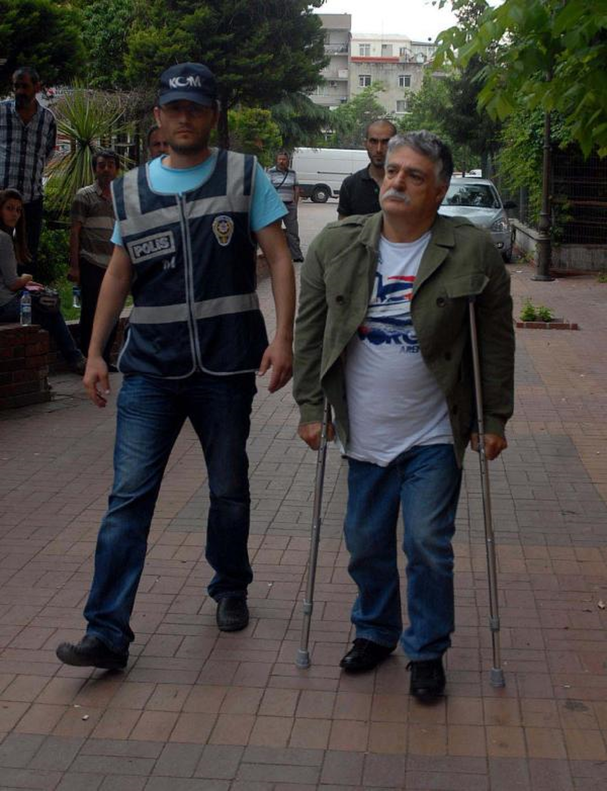 Casusluk Soruşturmasında 40 Gözaltı, 14 Asker Aranıyor