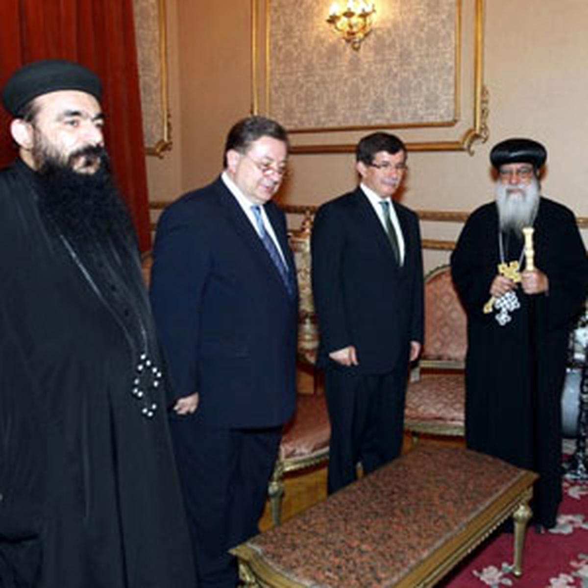 Dışişleri Bakanı Davutoğlu, El Ezher Şeyhi ve Kıpti Patrik Vekilini Ziyaret Etti