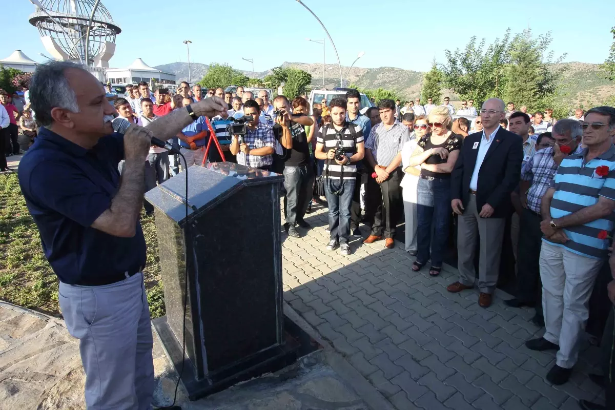 Dünya Barış Anıtı\'nda Sivas Anıldı