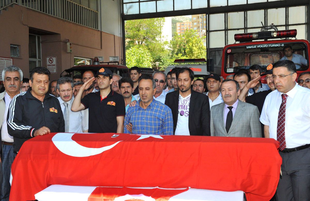 Görev Şehidi İtfaiyeci Toprağa Verildi