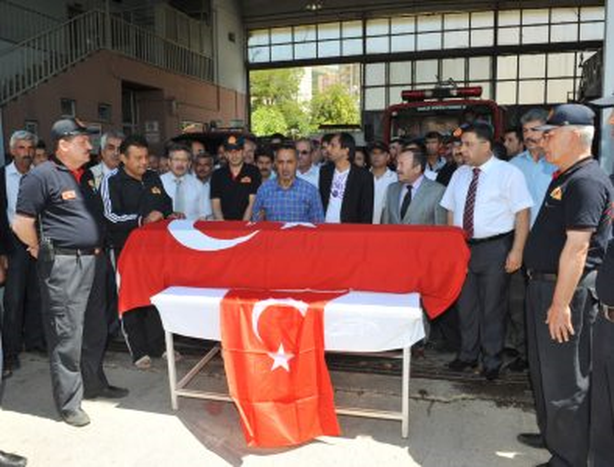 Görev Şehidi İtfaiyeciye Son Görev
