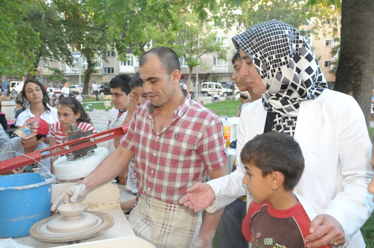 İnegöl\'de Sanat Sokağa Taştı