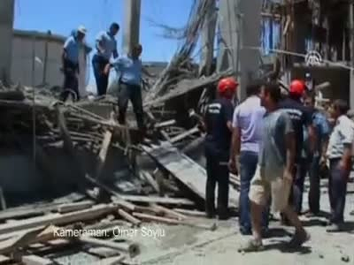 İskenderun\'da Lise İnşaatında Göçük