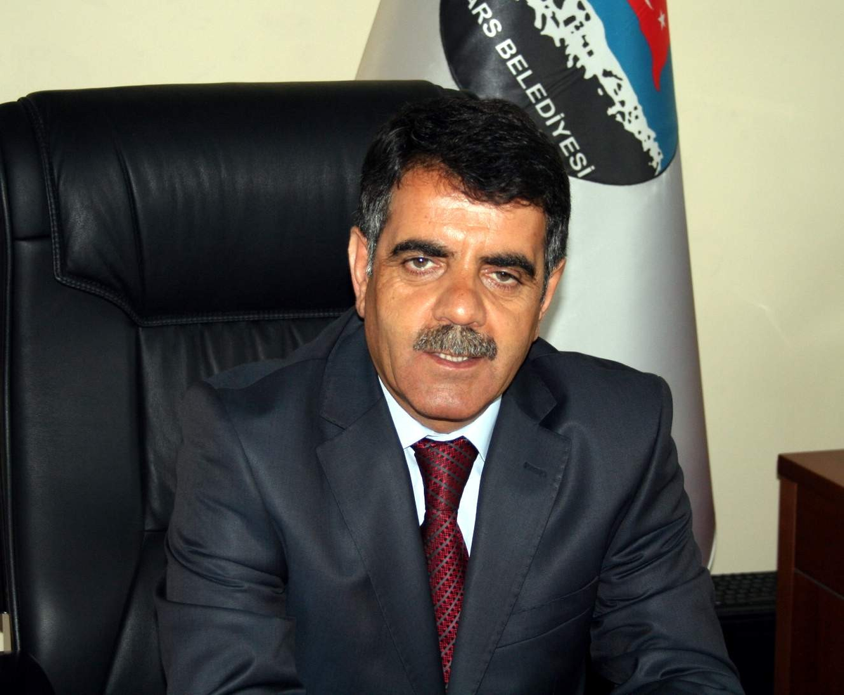 Kars Belediye Başkanı Nevzat Bozkuş\'un Berat Kandili Mesajı