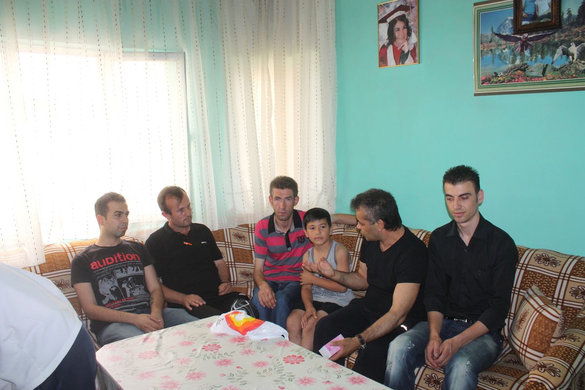 Kayak Ailesine AK Parti Elini Uzattı