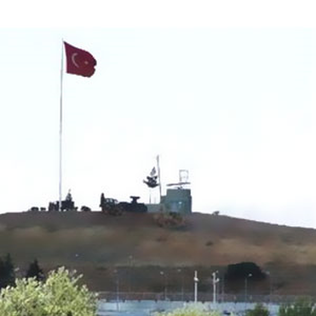 Kilis\'te Füzeler İçin Mevzi Kazılıyor