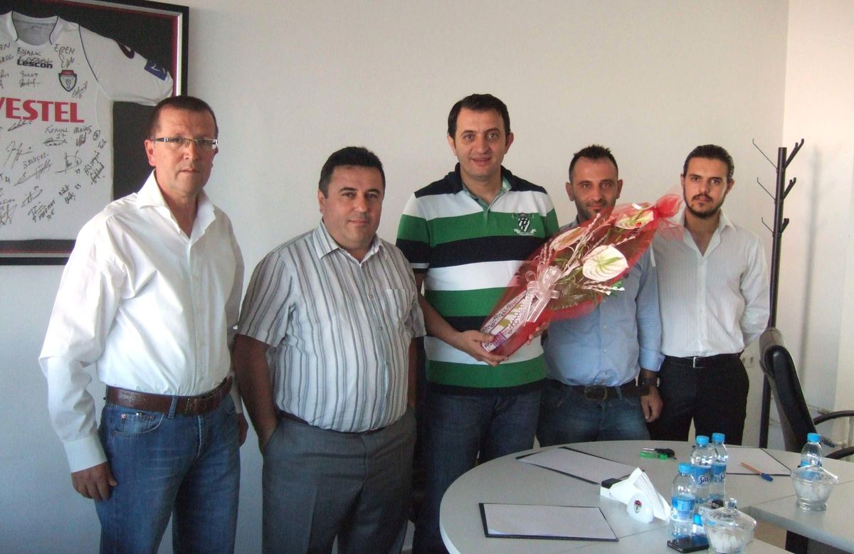 Manisaspor Taraftarlar Derneği\'nden Başkan Hasgör\'e Ziyaret