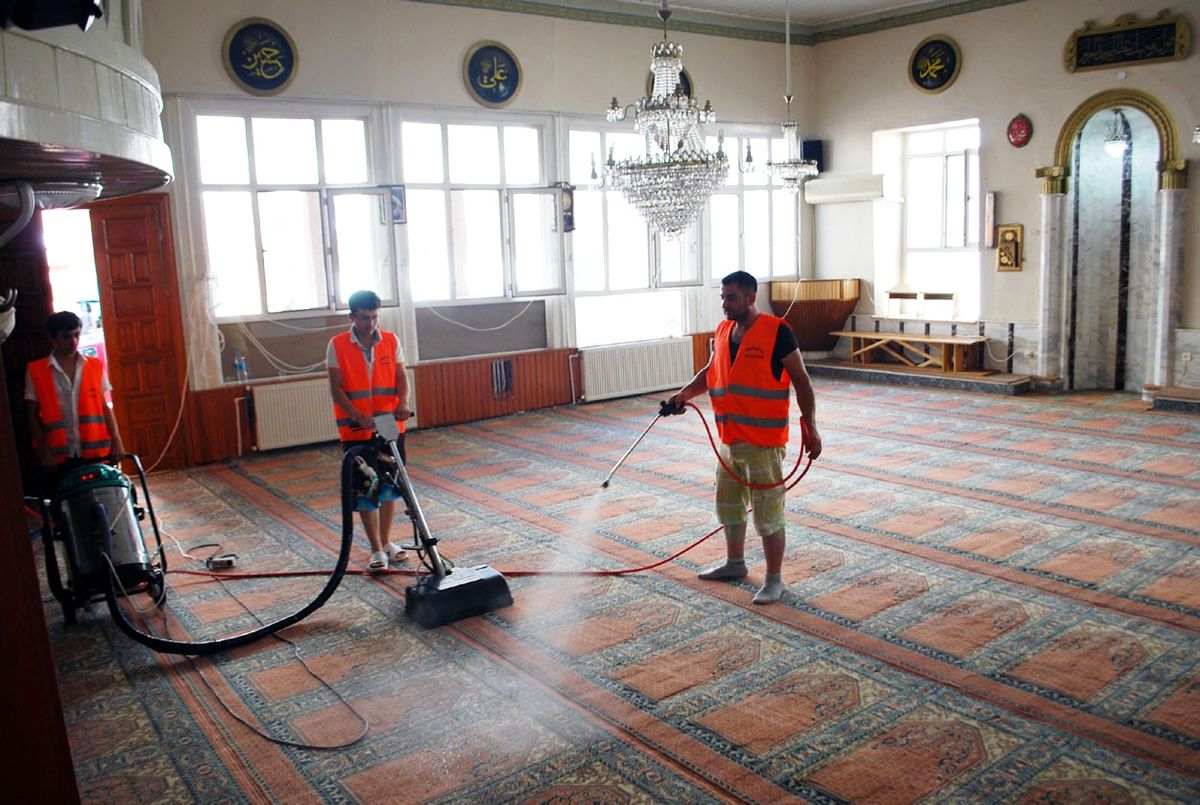 Mudanya Camilerine Teknolojik Temizlik