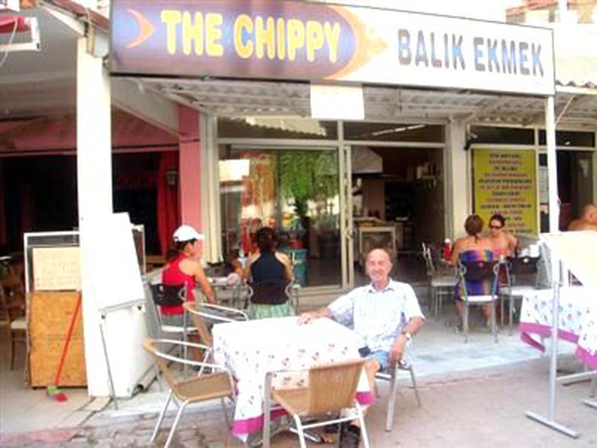 Otelin Beşinci Katından Atlayan İskoç Öldü