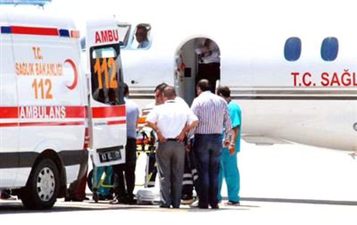 Otobüste Vurulan Küçük Yusuf, Ambulans Uçakla İstanbul\'a Götürüldü