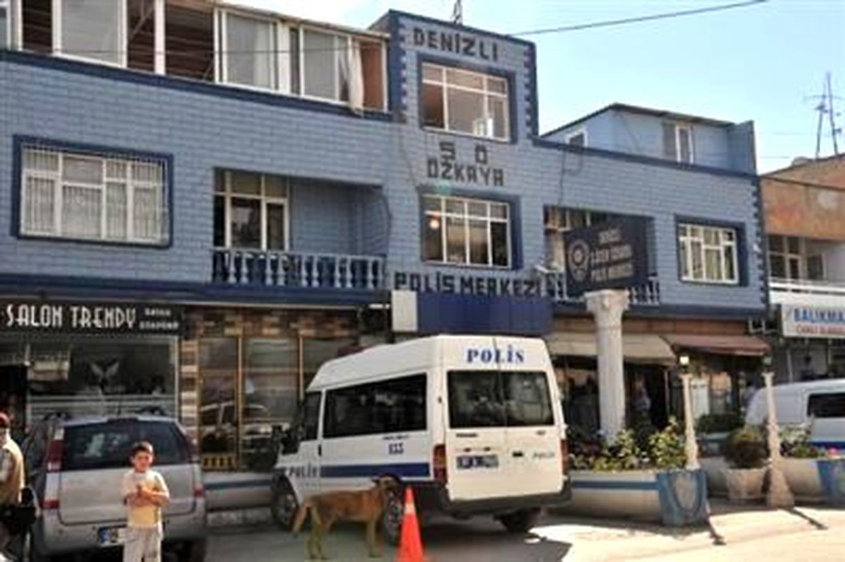 Polis Karakolda İntihar Etti