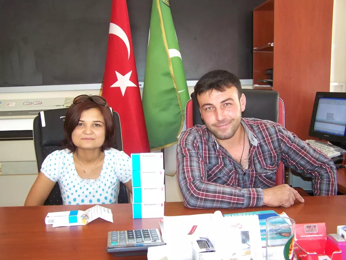 Reklamcı\'dan \'İlaç Kutulu\' Düğün Davetiyesi