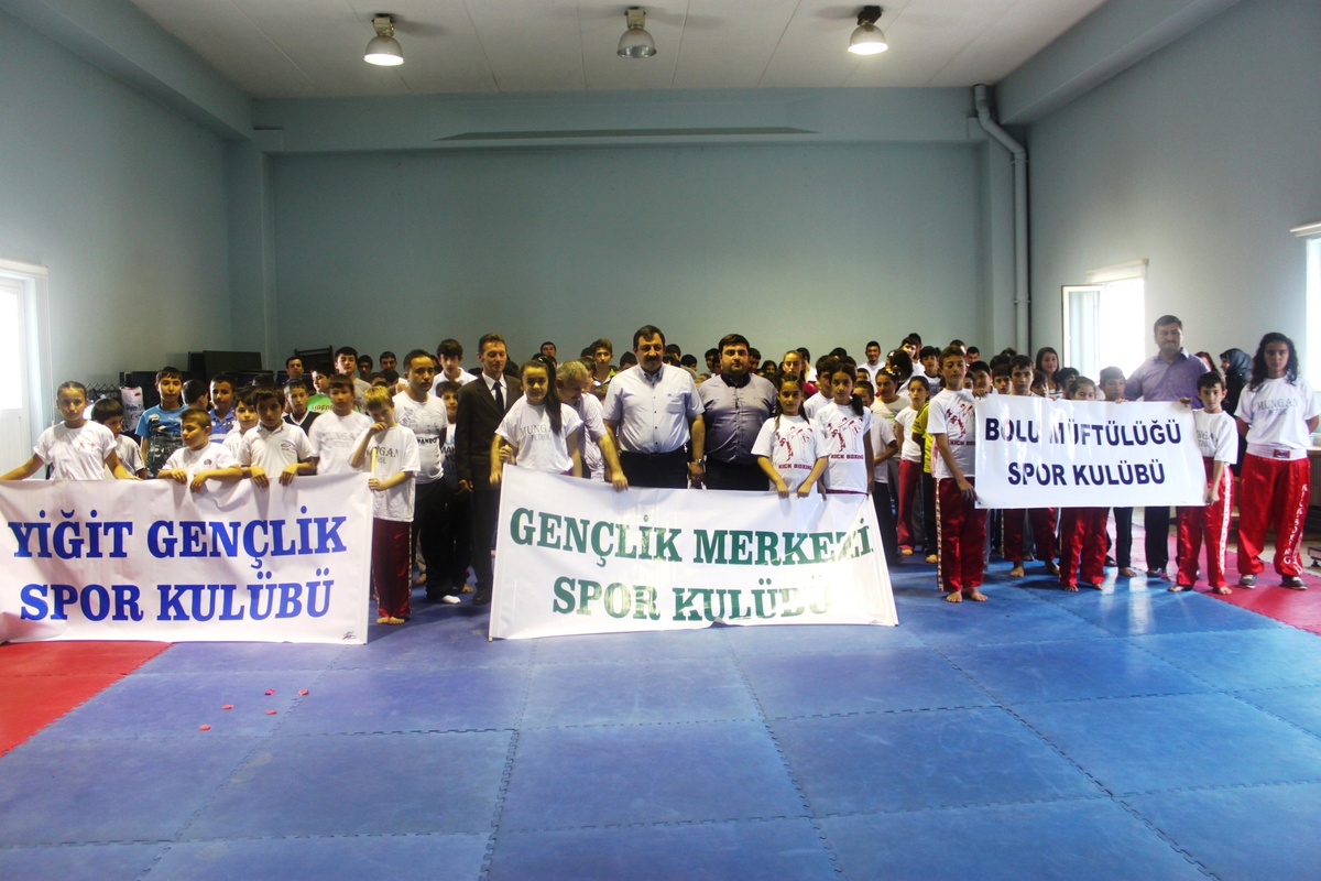 Salim Kayıcı, Bolu\'da Kick Boks Takımlarını Ziyaret Etti