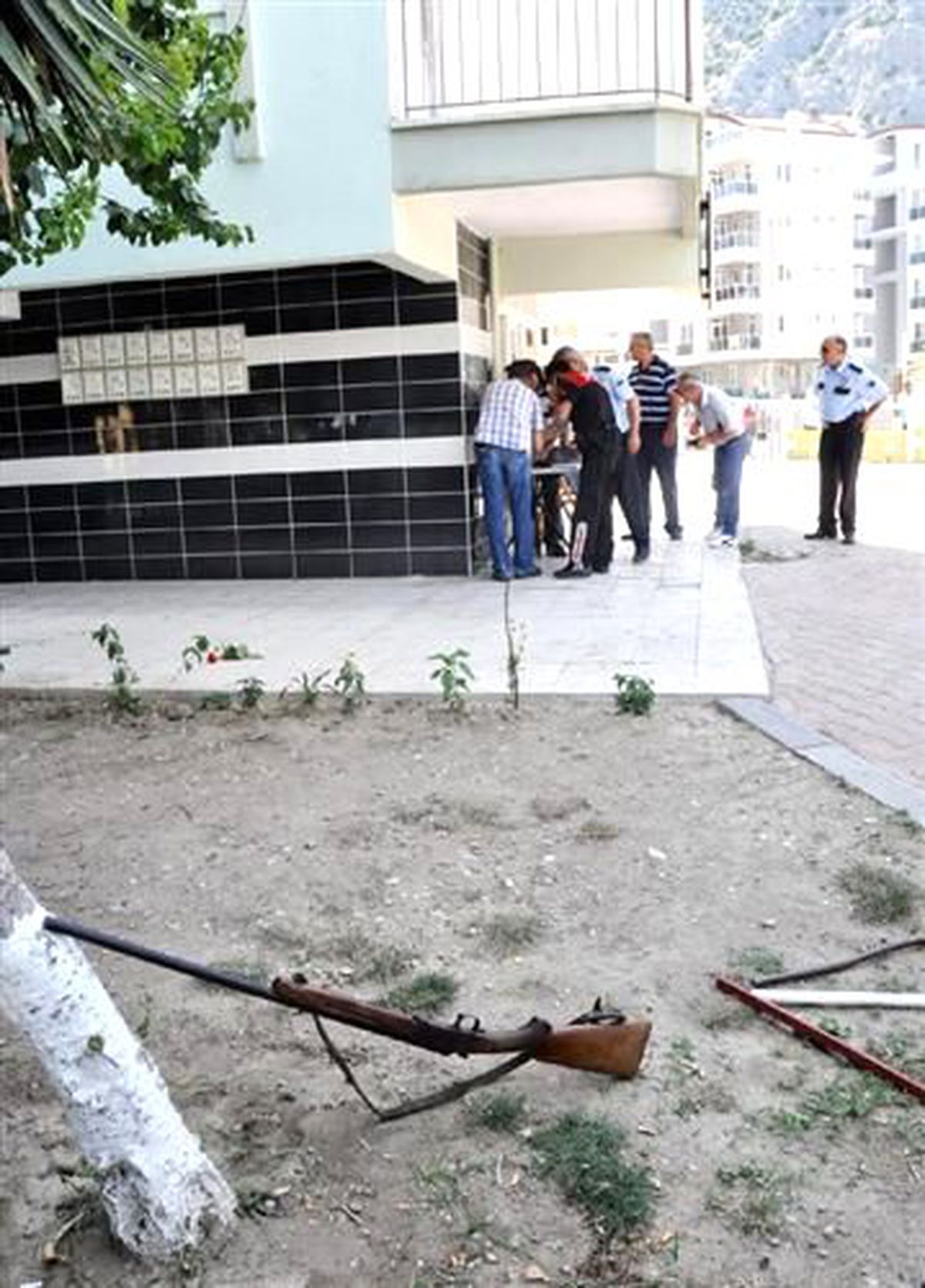 Sitenin Otopark Savaşında 5 Yaralı