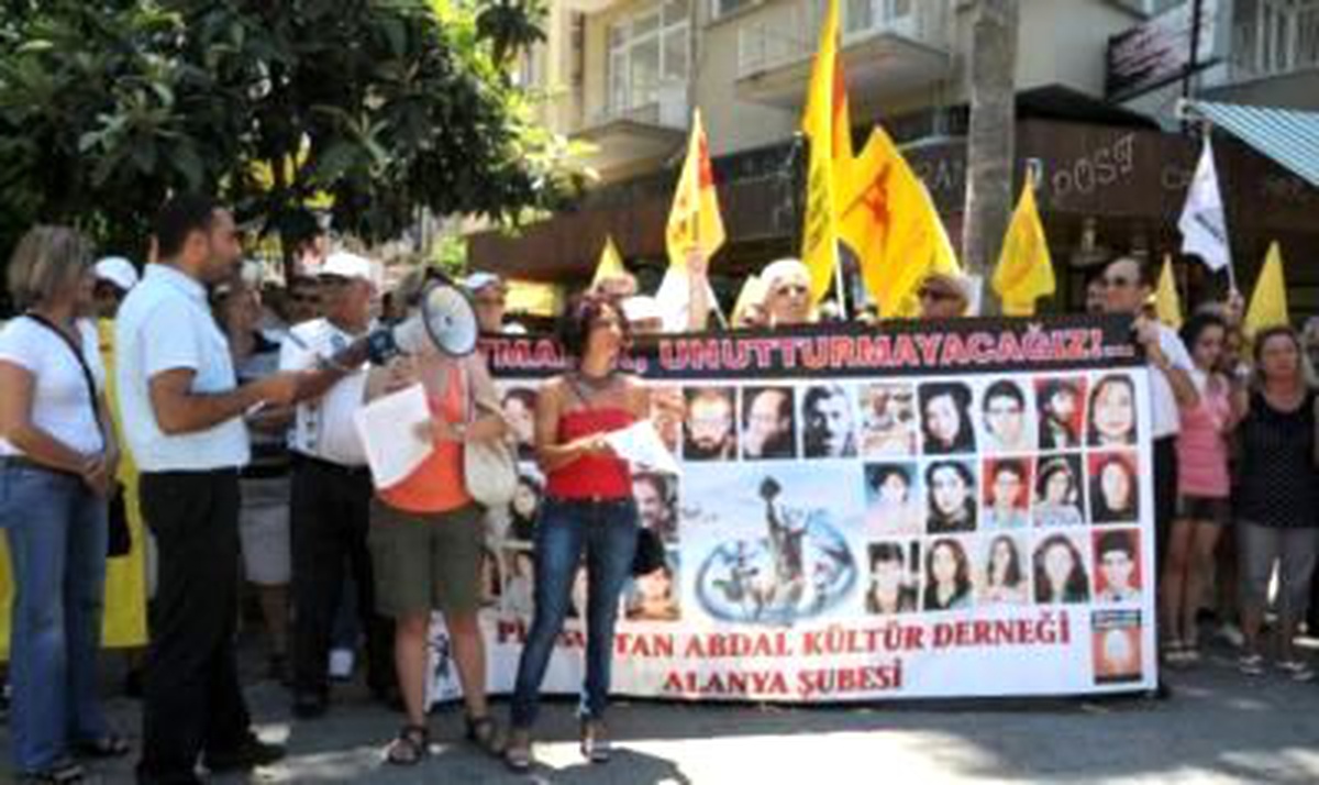 Sivas Olaylarında Hayatlarını Kaybedenler Anıldı