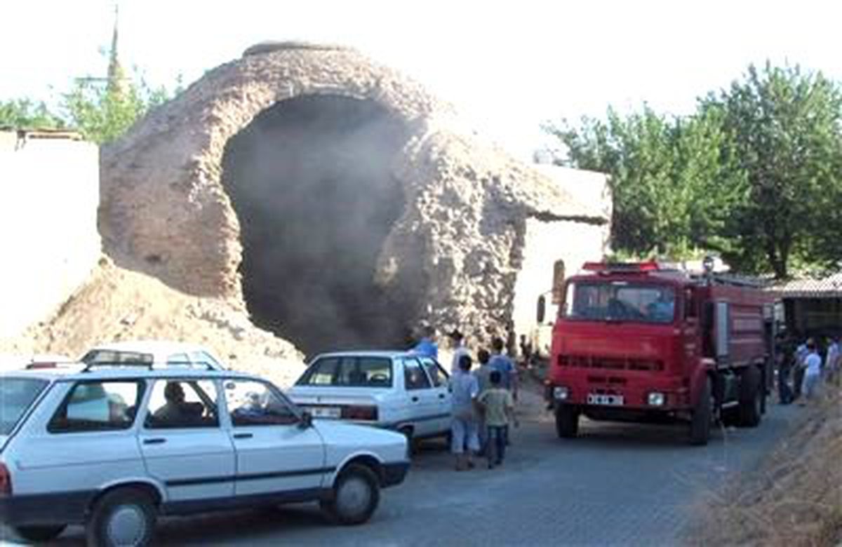 Siverek\'te Tarihi Hamamda Yangın
