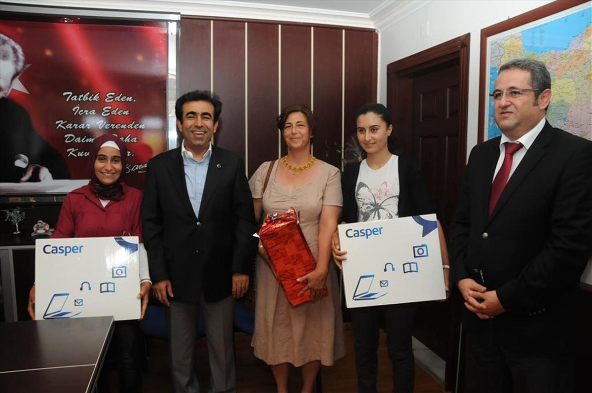 Tübitak Şampiyonlarına Diz Üstü Bilgisayar