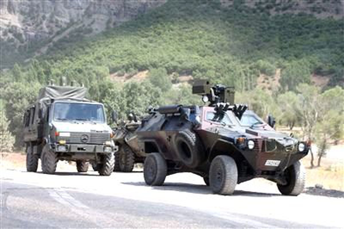 Tunceli\'de Çatışma: 2 PKK\'lı Öldürüldü