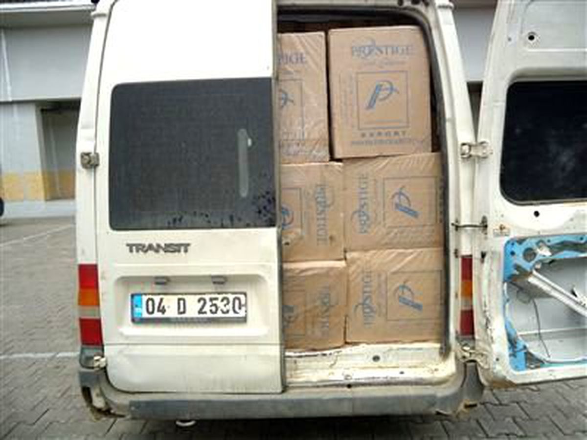 Van\'ın Başkale İlçesinde 115 Bin Paket Kaçak Sigara Ele Geçirildi