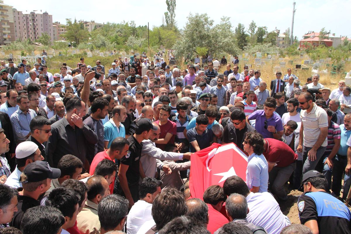 Van, Şehidini Son Yolculuğuna Uğurladı
