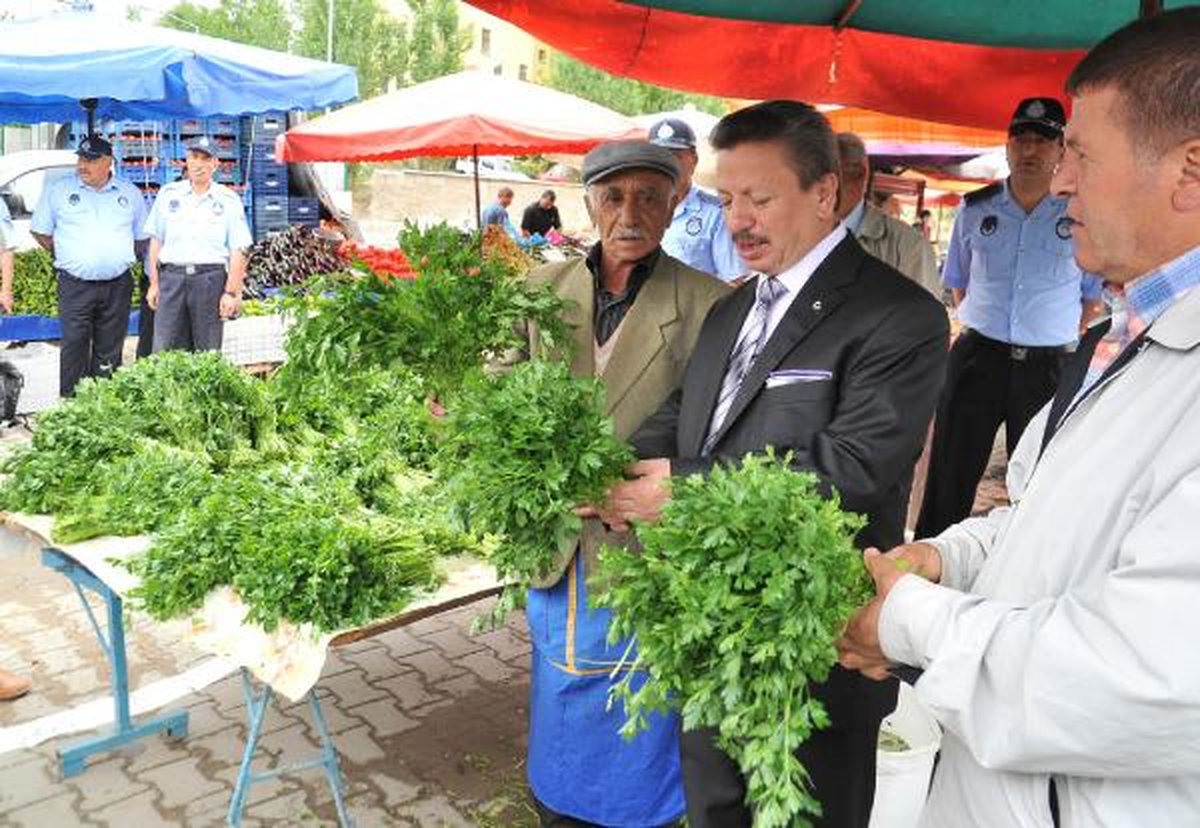 Yozgat\'ta Pazar Esnafının Bereket ve Bol Kazanç Duası