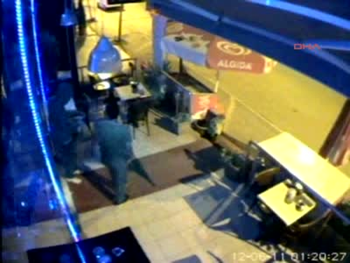 17 Saniyede Plazma Çalan Hırsızlar Güvenlik Kamerasında