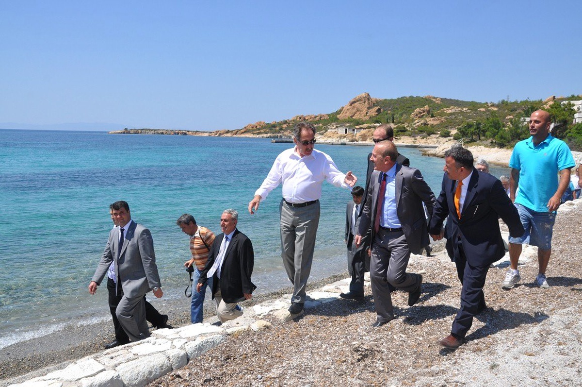 Bakan Günay, Atıl Durumdaki Fransız Tatil Köyü\'nde İncelemelerde Bulundu