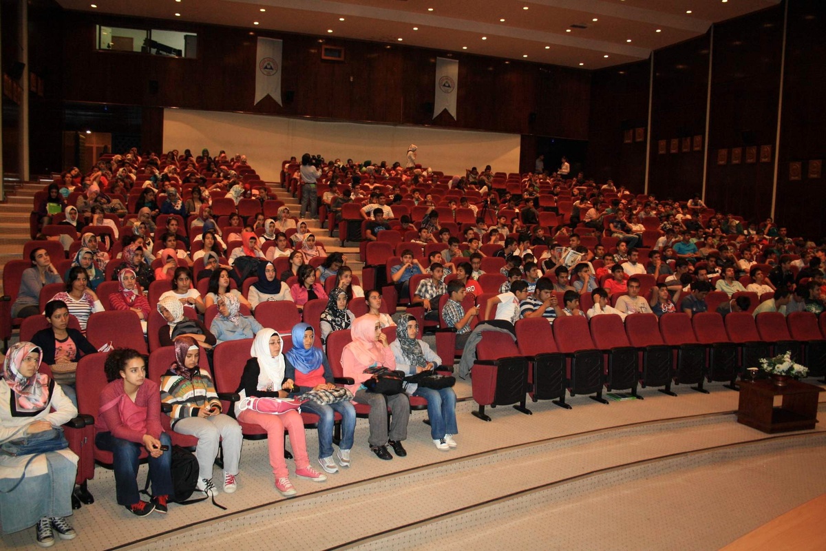 Bilici Doğu İllerinden Gelen Öğrencilere Seminer Verdi