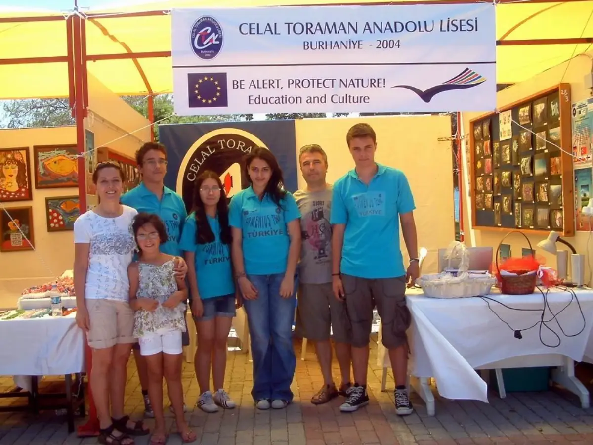 Burhaniye\'de Celal Toraman Anadolu Lisesinden Tanıtım Standı