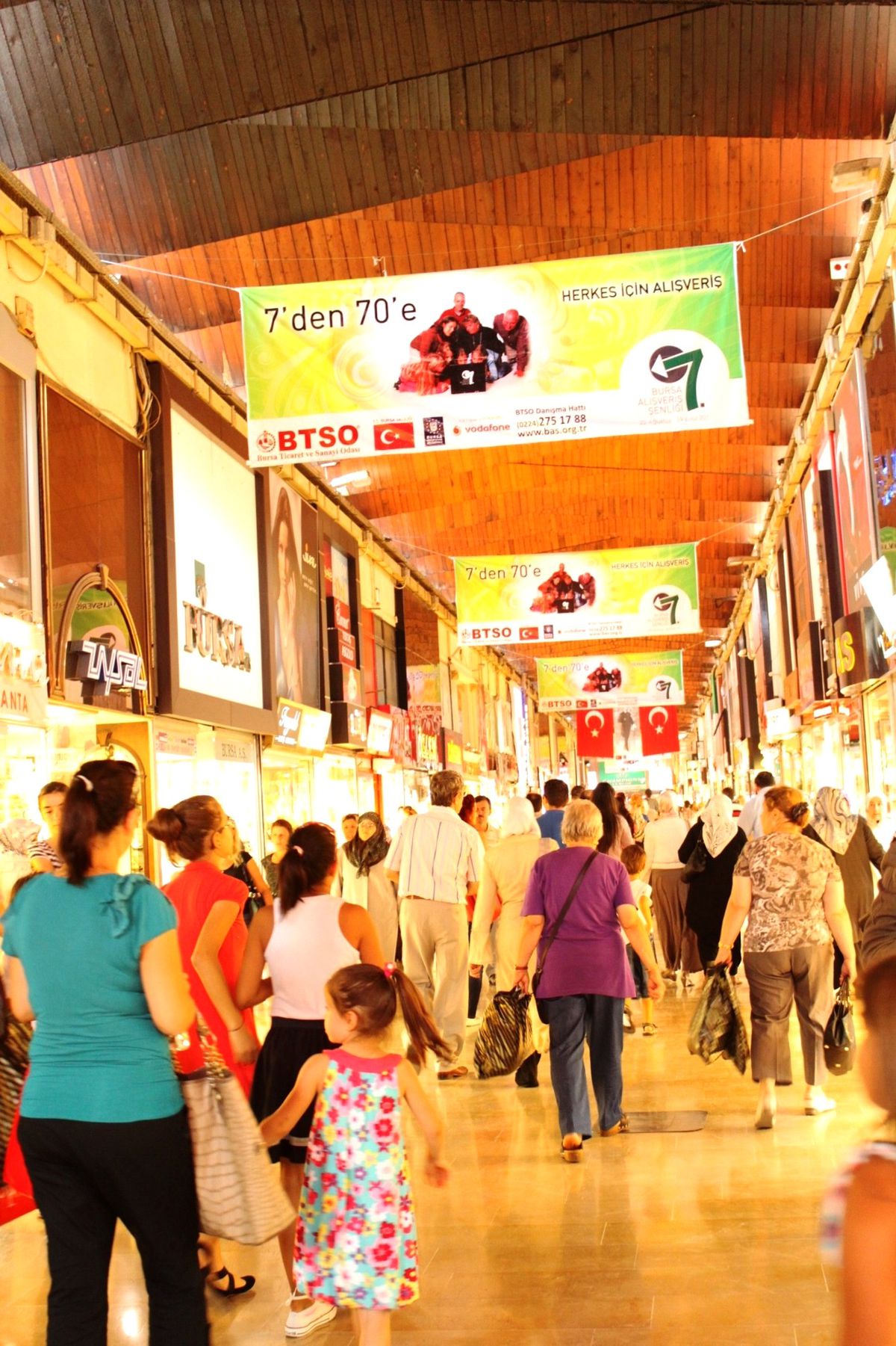 Bursa\'da Alışveriş Şenliği Başlıyor