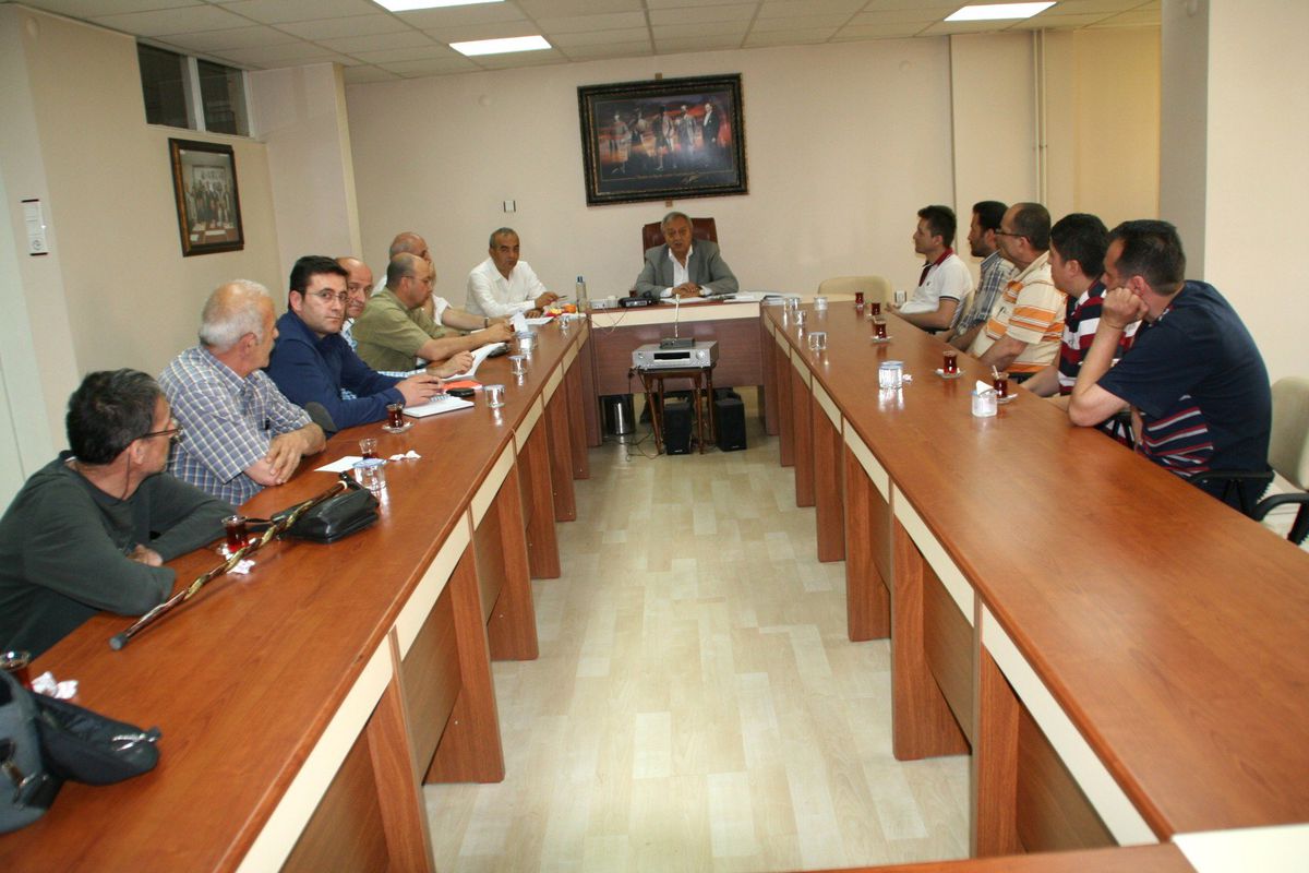 Devrek'te Festival Toplantısı Bastoncularla Gerçekleştirldi