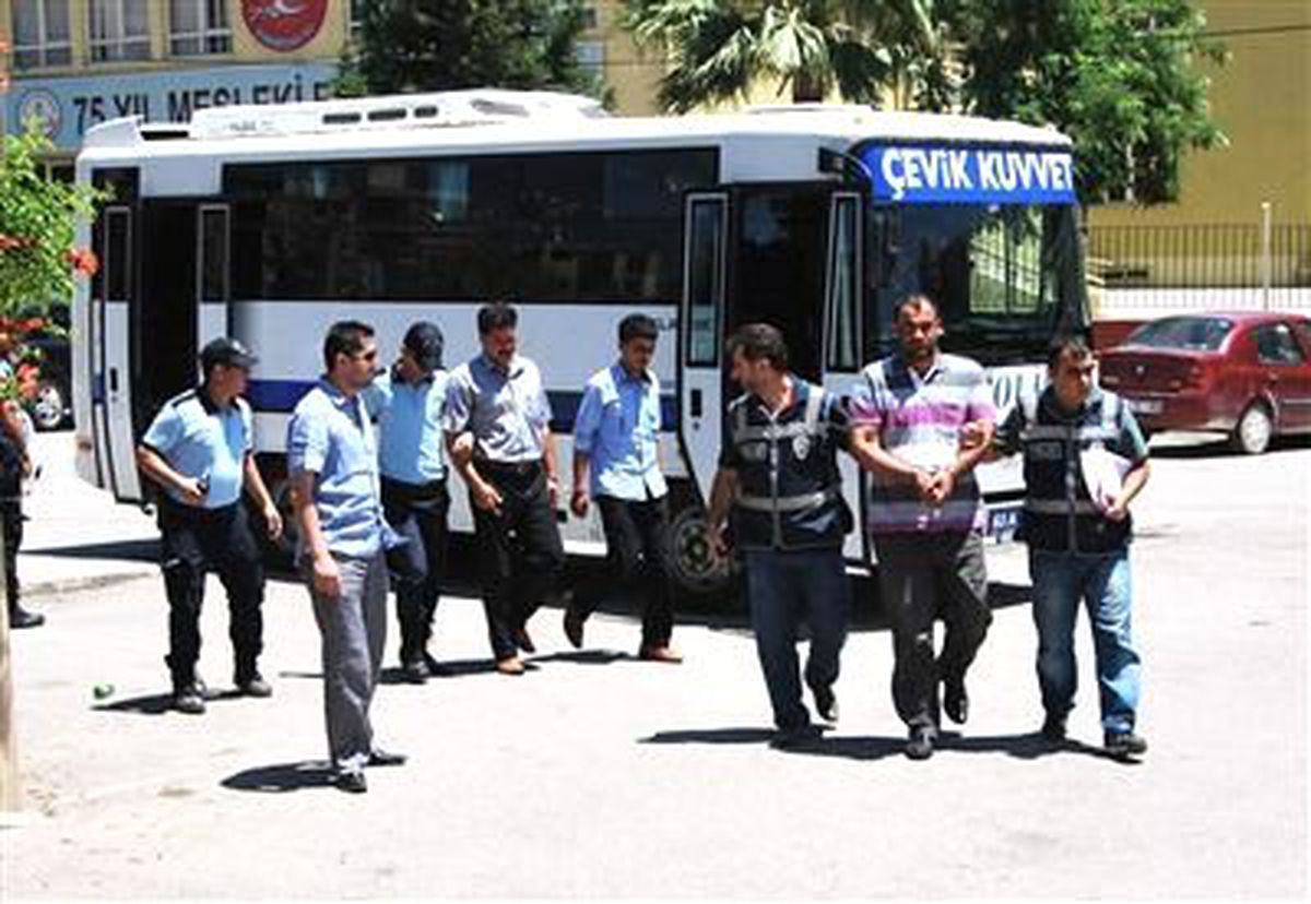 El Kaide Operasyonunda 13 Kişi Yakalandı