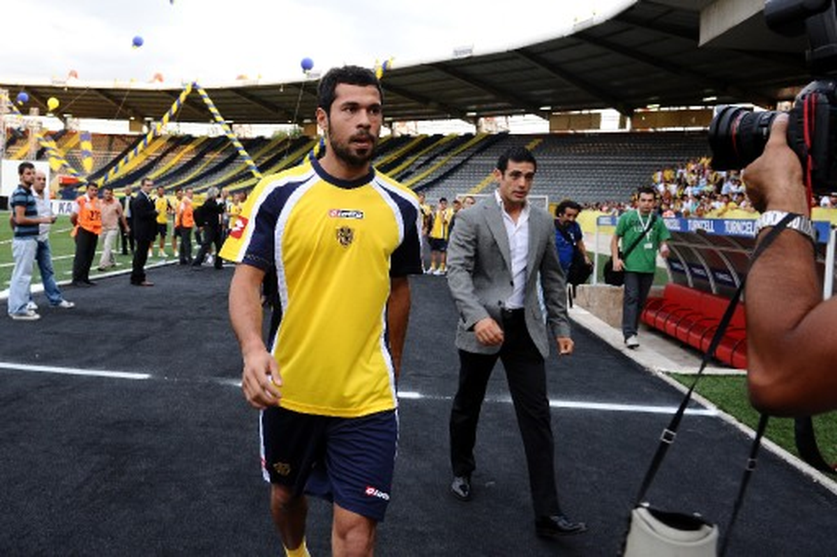 Fenerbahçe Serkan Kırıntılı\'nın Sözleşmesini 2 Yıl Uzattı
