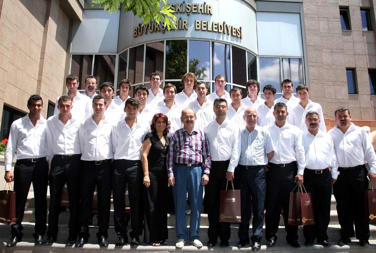 Hentbol Milli Takımı\'ndan Büyükerşen\'e Ziyaret