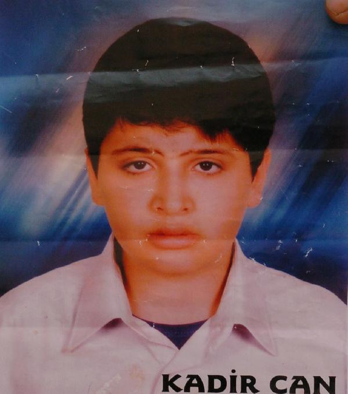 Kayıp Oğlunu Sokak Sokak Arıyor
