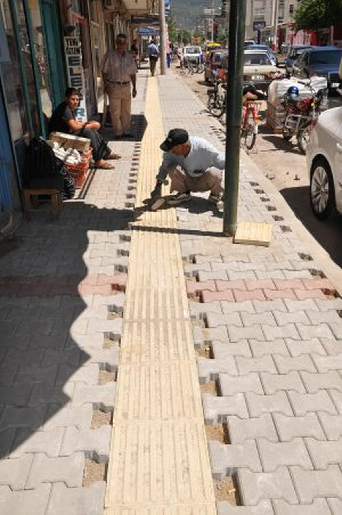Kazım Karabekir Caddesinde Kaldırım Çalışması